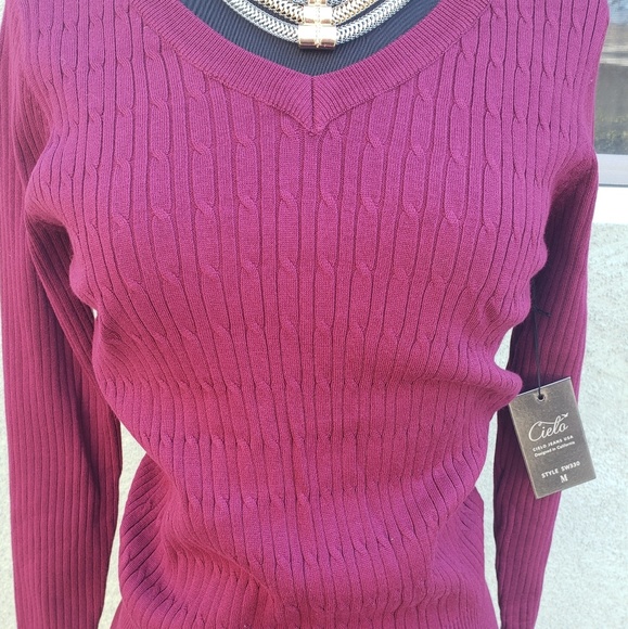 Long sleeve vneck - Picture 3 of 3